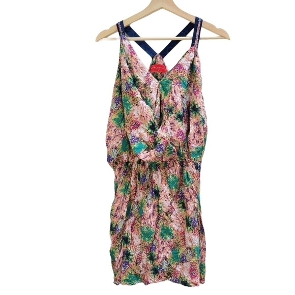 AKIRA Dresses & Skirts - Keyhole Akira Chicago Red Label Dress with Asymmetrical Shoulder Straps